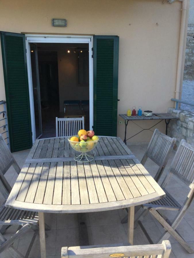 Seafront Apartment Ιι In Kiveri, Near Nafplion. エクステリア 写真